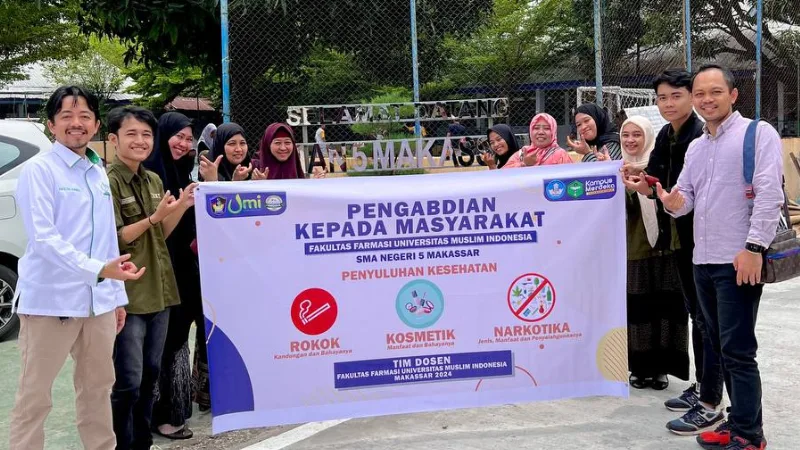 Pengabdian Masyarakat: Edukasi Bahaya Rokok, Narkoba, dan Kosmetik oleh Tim Dosen Fakultas Farmasi UMI di SMA 5 Makassar