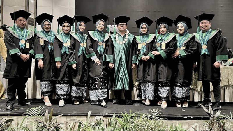 Melangkah Cepat: 10 Alumni UMI Sukses Capai Gelar M.Farm Menginspirasi Generasi Baru