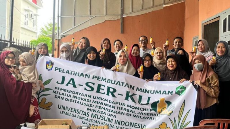 Pengabdian Dosen Farmasi UMI Mendorong Transformasi UMKM Melalui Minuman Herbal JASERKU Dan Pemasaran Digital